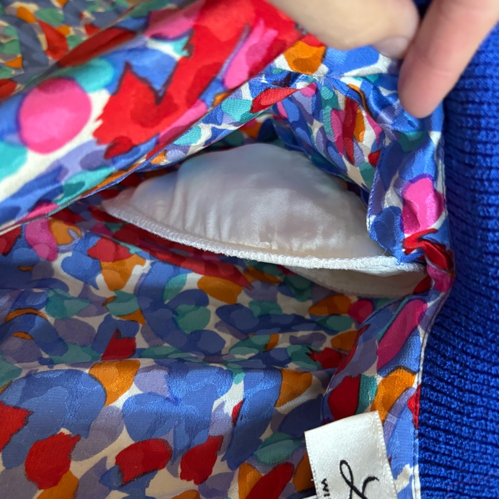 Vintage 80s Silk Blouse Abstract Colorful Geometrical
Women’s M / L - Picture 9 of 11